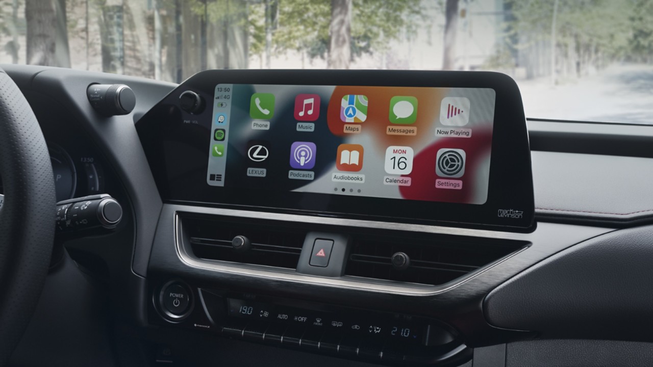 ux-f-sport-smartphone