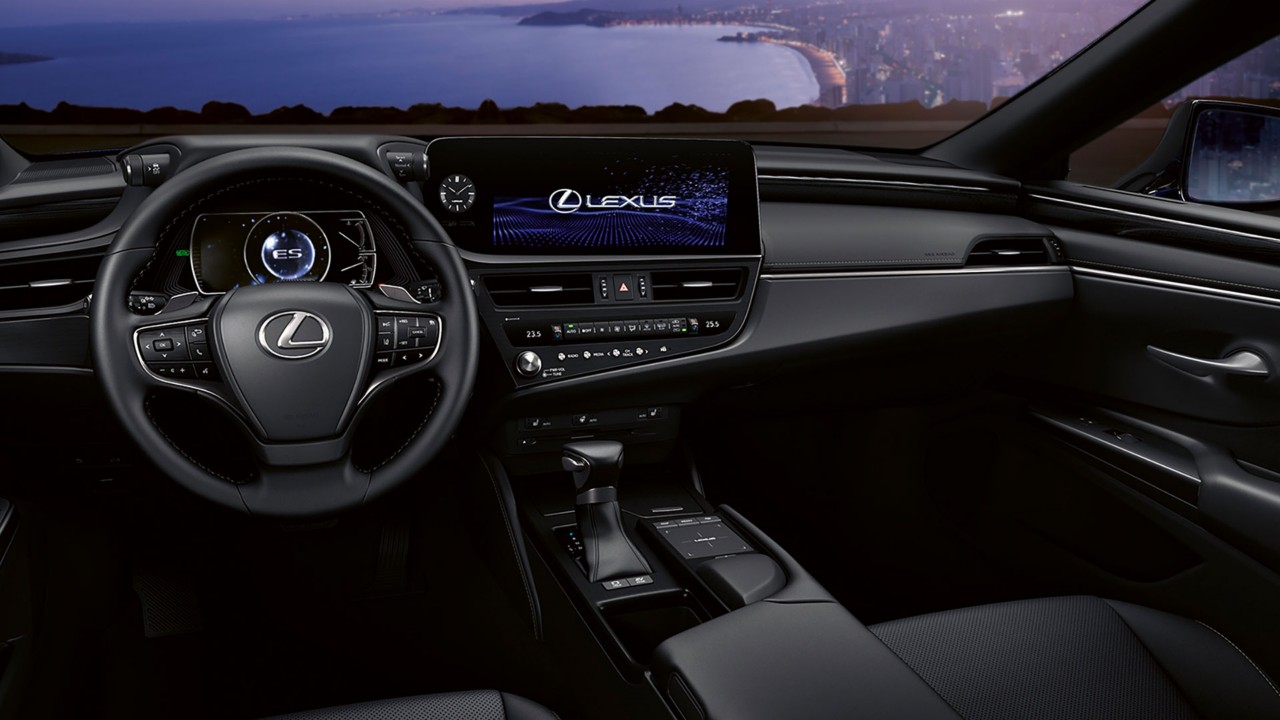 Lexus ES 300h front interior 