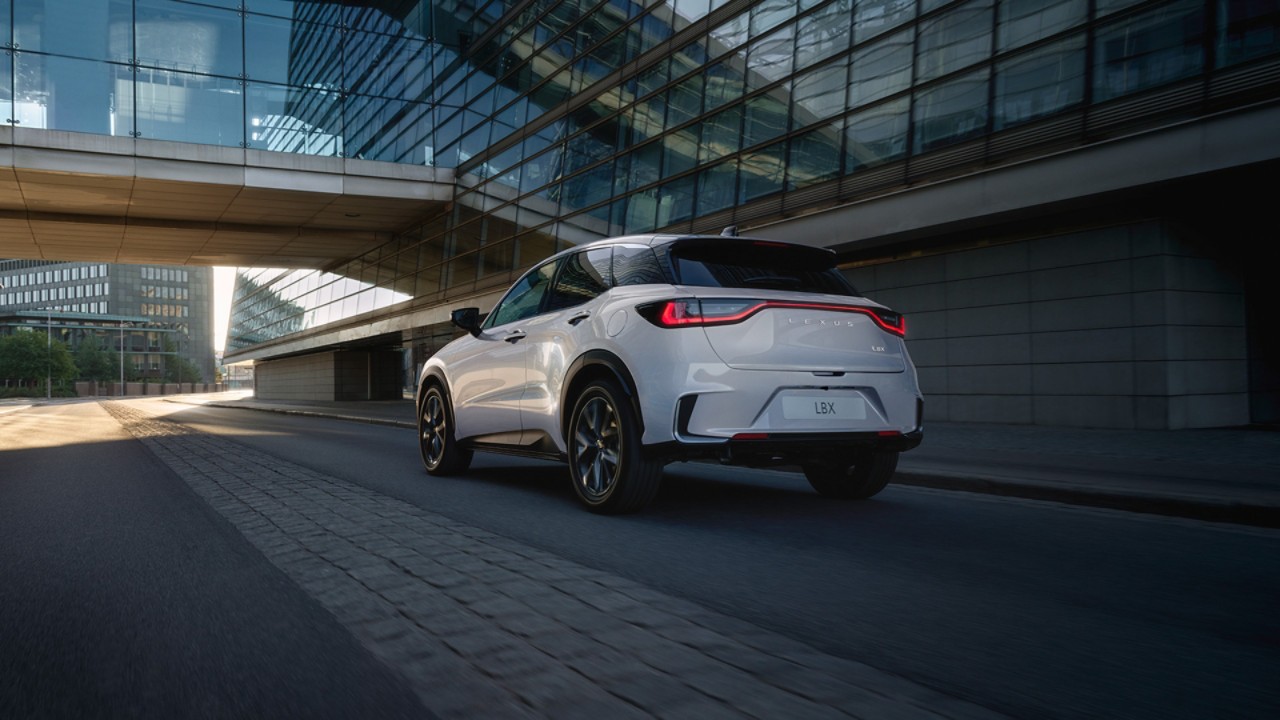 LBX Samoładujący hybrydowy napęd elektryczny | Lexus Polska