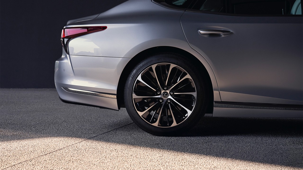 Close-up of a Lexus LS's machined alloy wheel