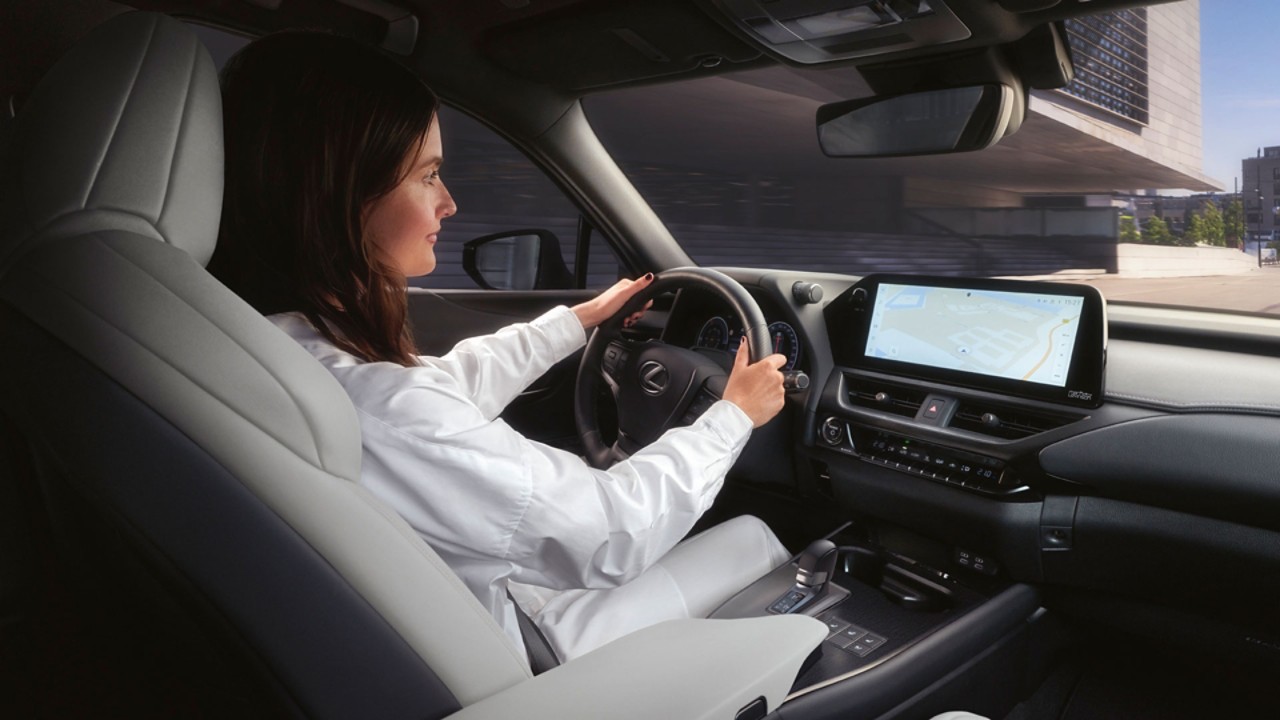 Lexus UX 300h driving wheel, interior