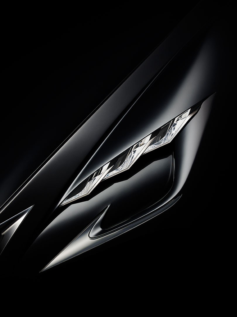 Lexus LF-FC Hydrogen Fuel-cell Sedan concept car headlight 
